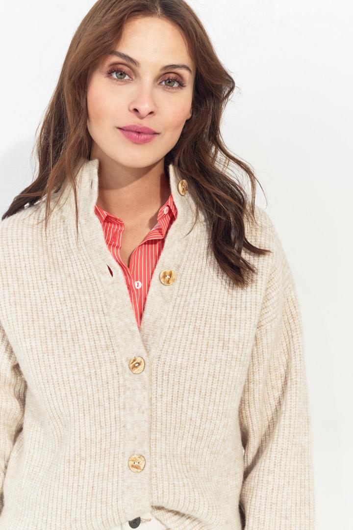 TIANA - Cardigan beige tricot à col montant