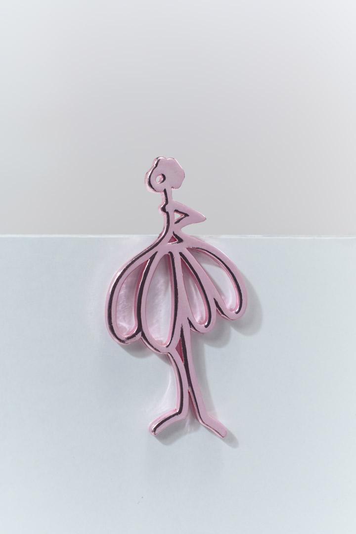 ABEL - Pin's métal rose forme danseuse