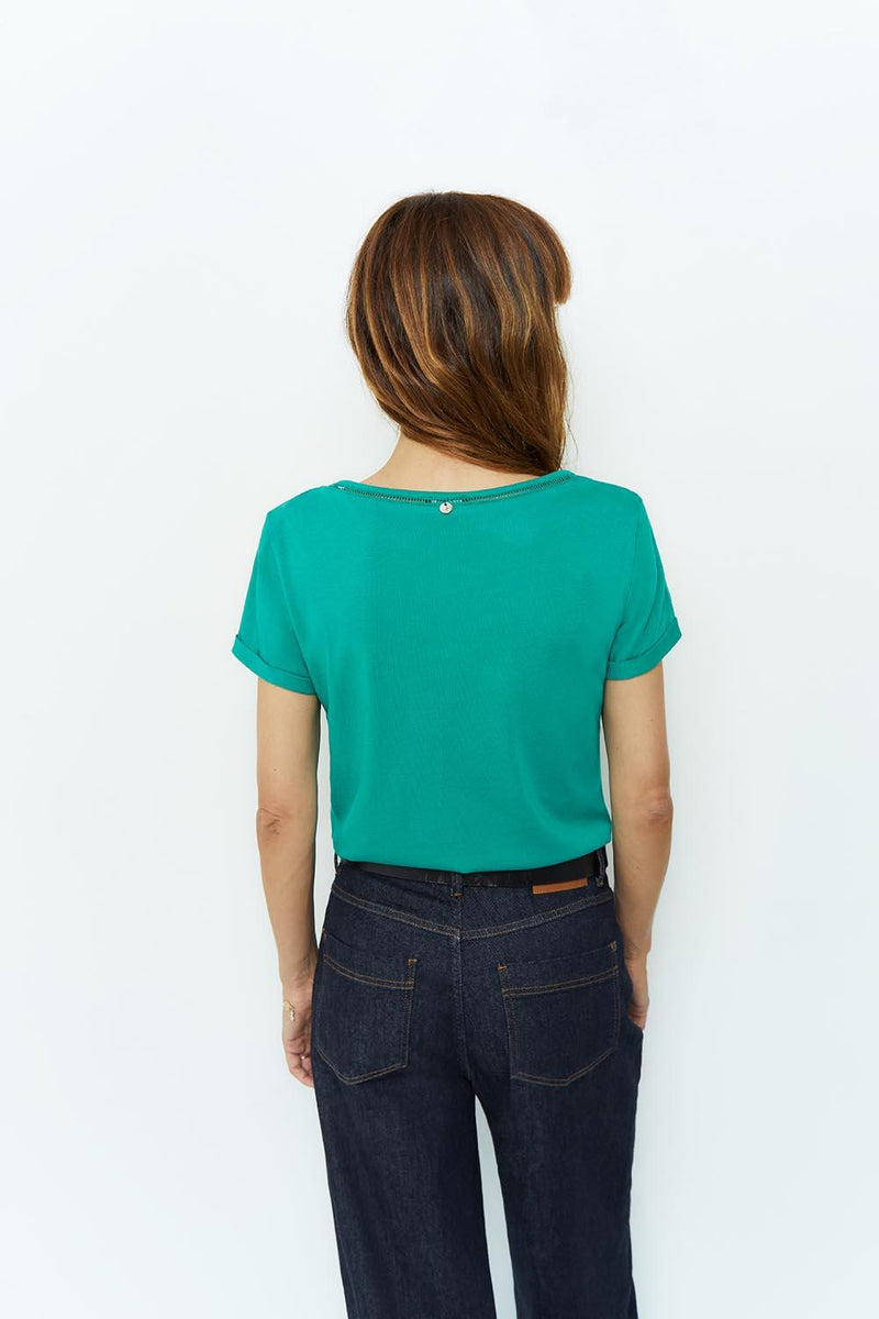 MYSTY - T-shirt vert détail jour échelle au col