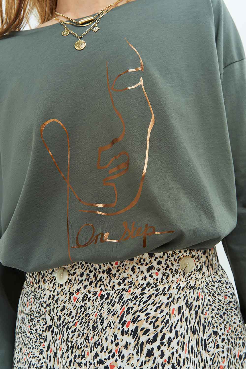 MEZZO - T-shirt kaki avec sérigraphie visage foil métallisé