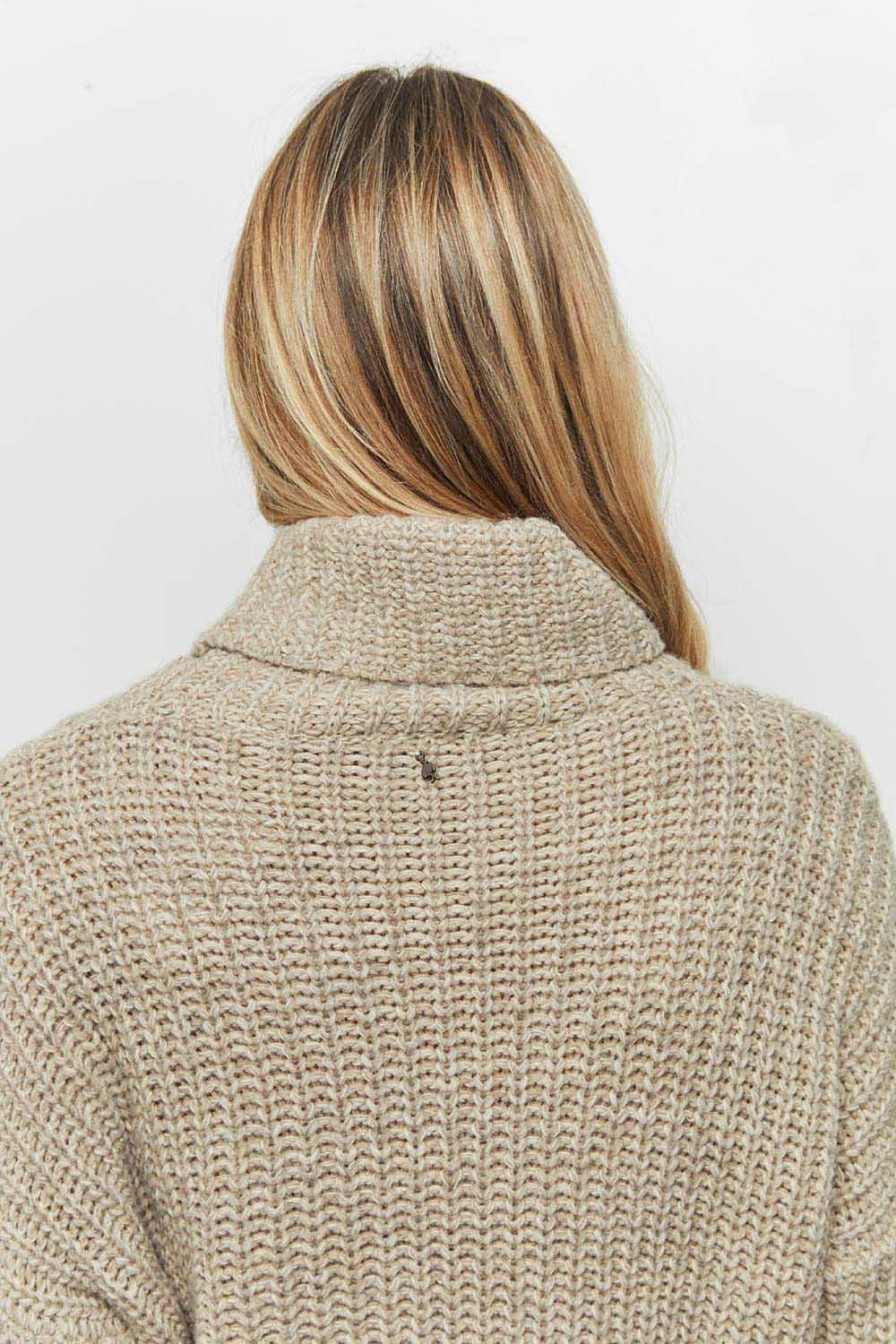 TITAN - Pull beige en tricot à col roulé