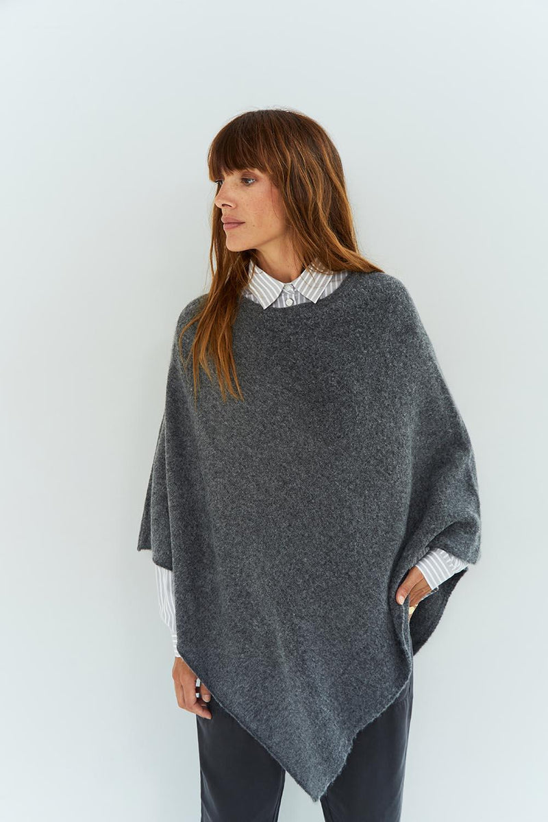 ALAMO - Poncho gris en tricot