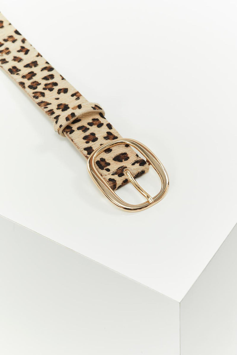 ALCAZAR - Ceinture écrue en cuir façon poulain à motif léopard