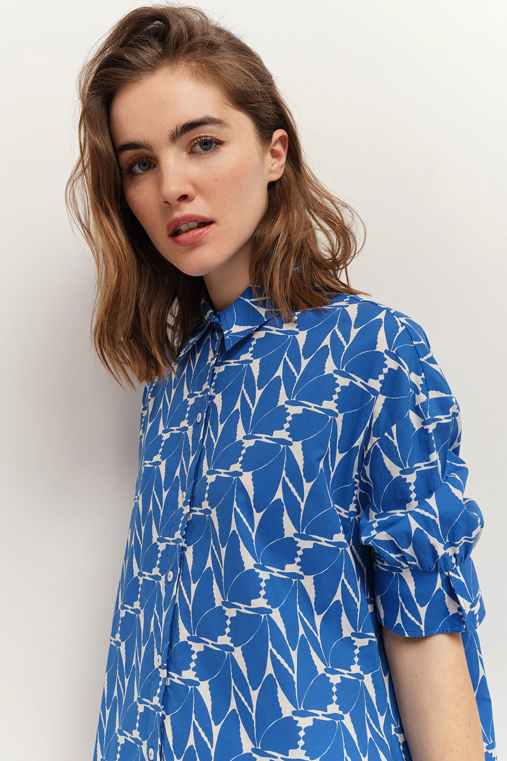 REACH - Robe chemise santorin blue à imprimé papillon d'azur