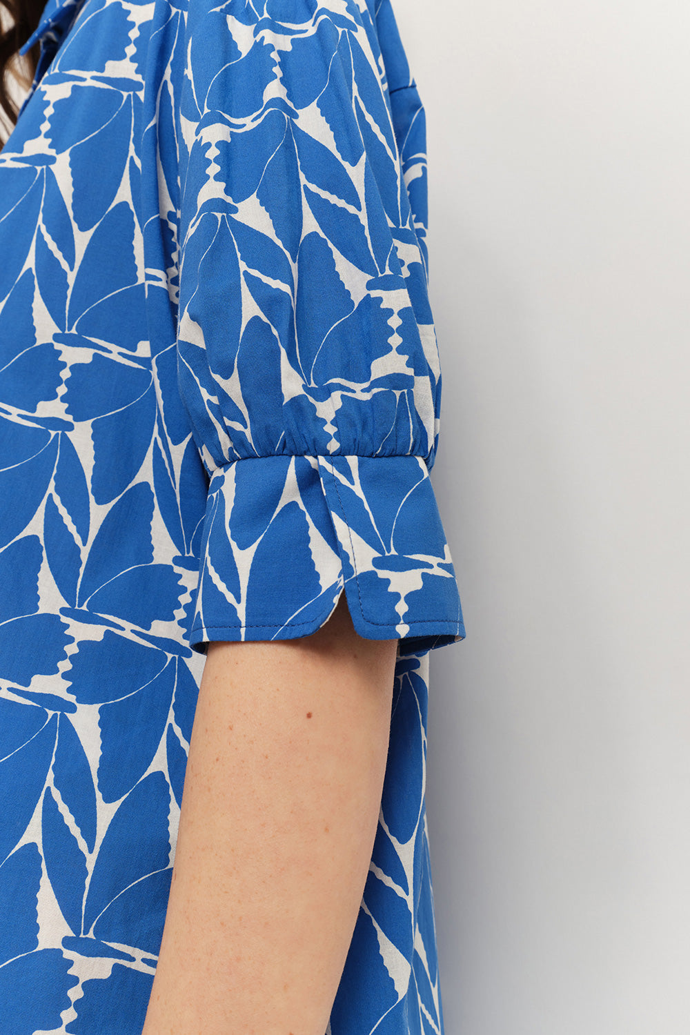 REACH - Robe chemise santorin blue à imprimé papillon d'azur