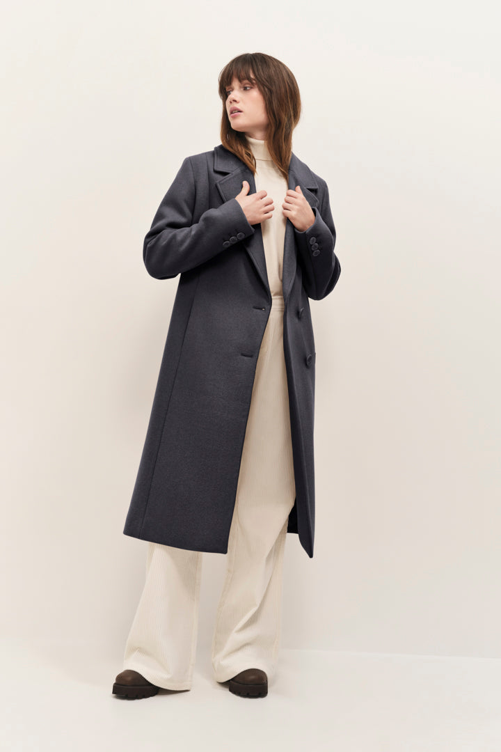 Manteau long col tailleur sale