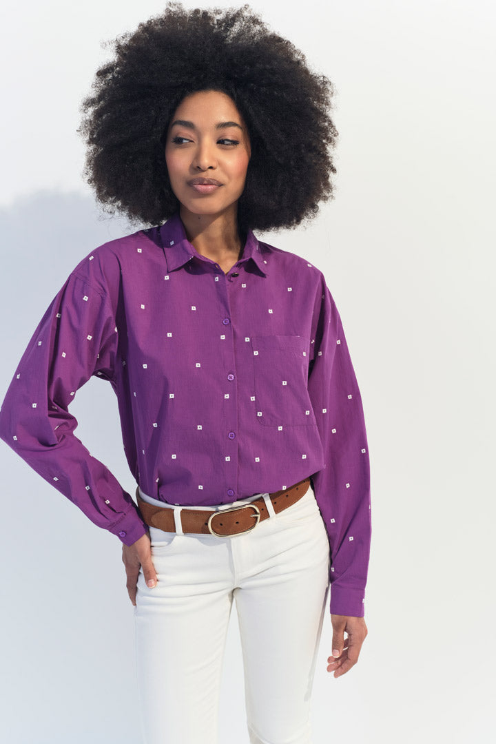 CELESTE - Chemise violet broderies petits carrés écrus