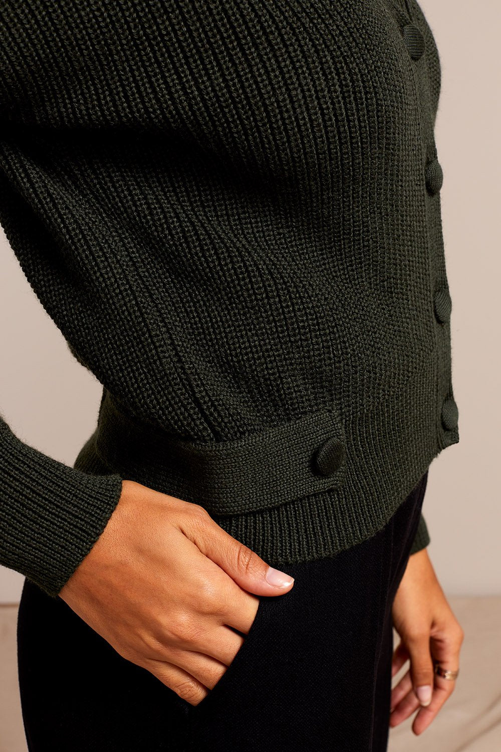 TRIO - Cardigan vert carmona tricot à pattes boutonnées