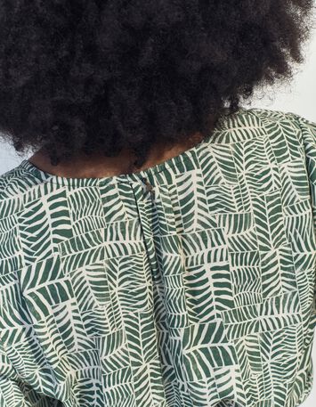 CASSIA - Blouse verte imprim&eacute; tropical chic -3