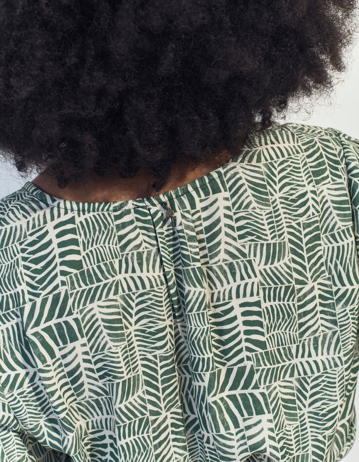 CASSIA - Blouse verte imprim&eacute; tropical chic -3