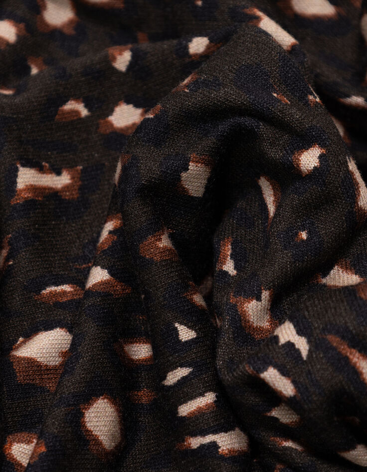 MADLY - T-shirt kaki col roulé imprimé tachiste animalier-5 MADLY - T-shirt kaki col roulé imprimé tachiste animalier-5