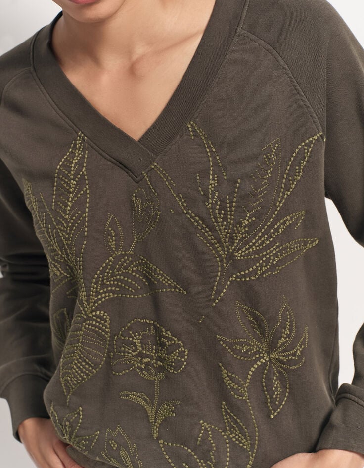 MEZZIA - Sweat kaki encolure V broderies fleurs-3 MEZZIA - Sweat kaki encolure V broderies fleurs-3