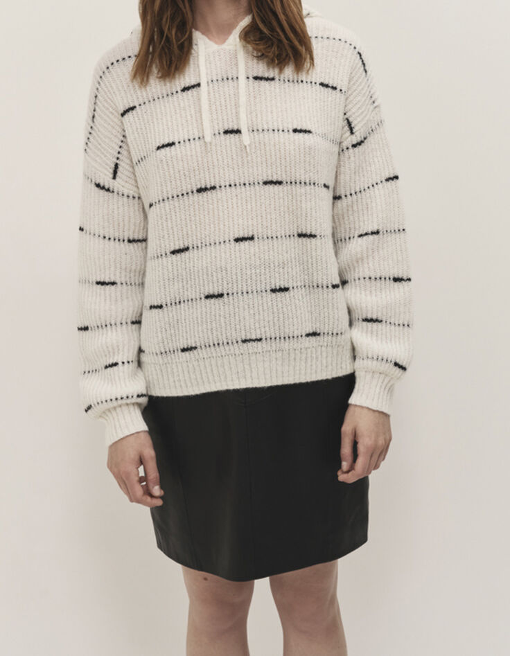 TWILL  - Pull &agrave; capuche ivoire tricot motif rayures noires-2