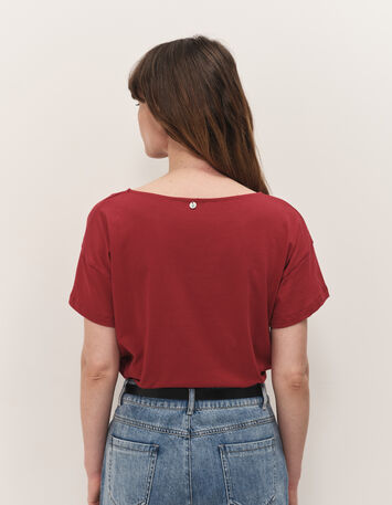MAKI - T-shirt rouge visuel danseuse fond abstrait-3