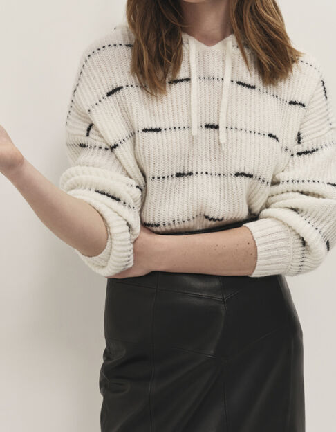 TWILL  - Pull &agrave; capuche ivoire tricot motif rayures noires - One Step