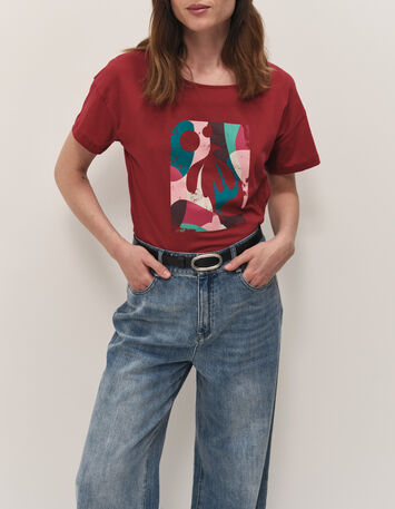 MAKI - T-shirt rouge visuel danseuse fond abstrait-2