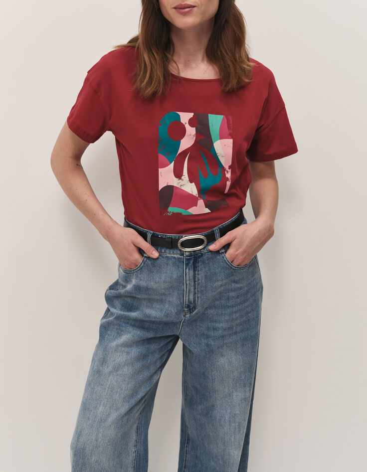 MAKI - T-shirt rouge visuel danseuse fond abstrait-2